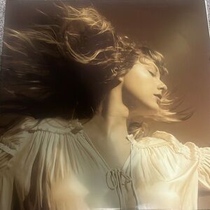 Fearless , Taylor’s Version Limited Edition Vinyl Record (Red Vinyl)